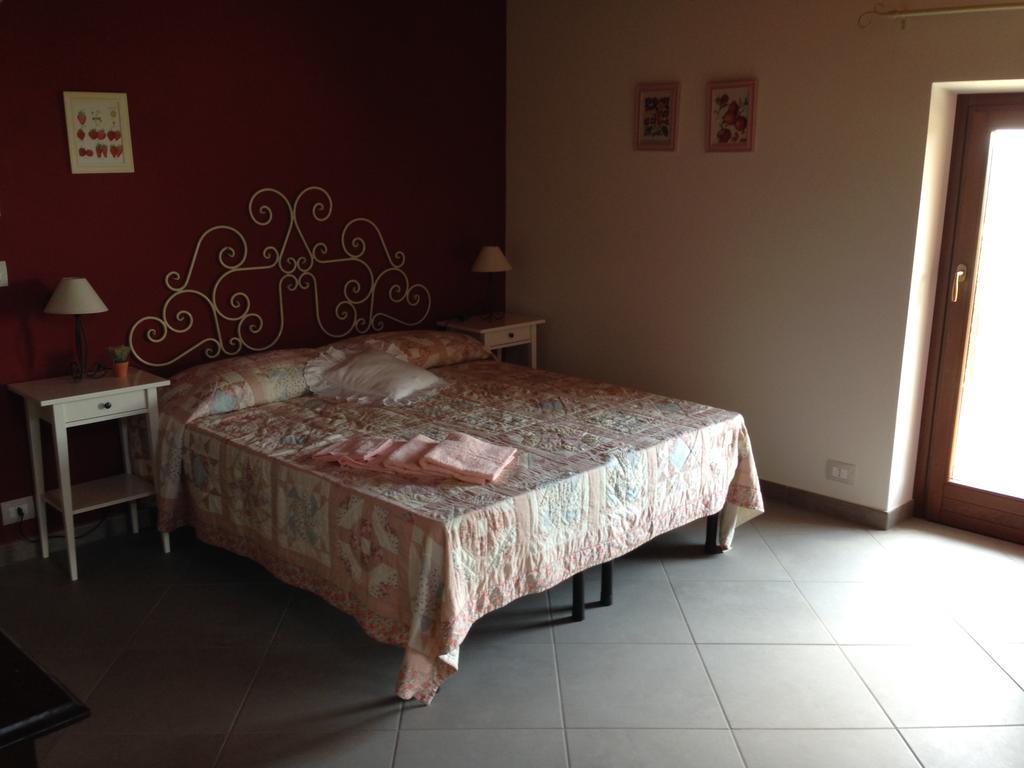 Agriturismo Fruttirossi 트로페엘로 객실 사진